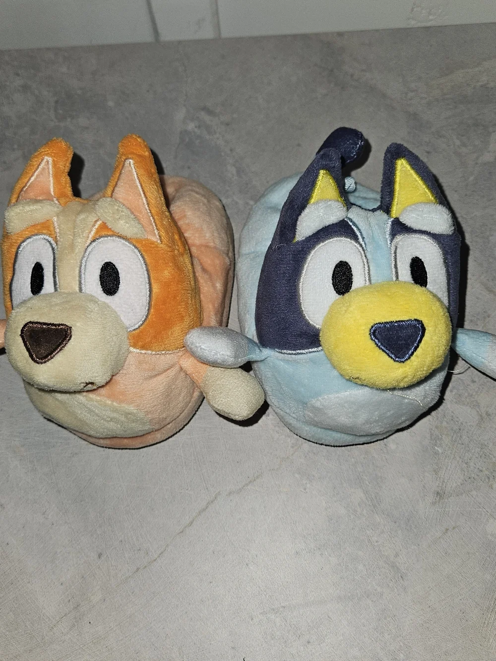 Bluey Kids Plush Character Slippers - Orange and Light Blue Size 5/6